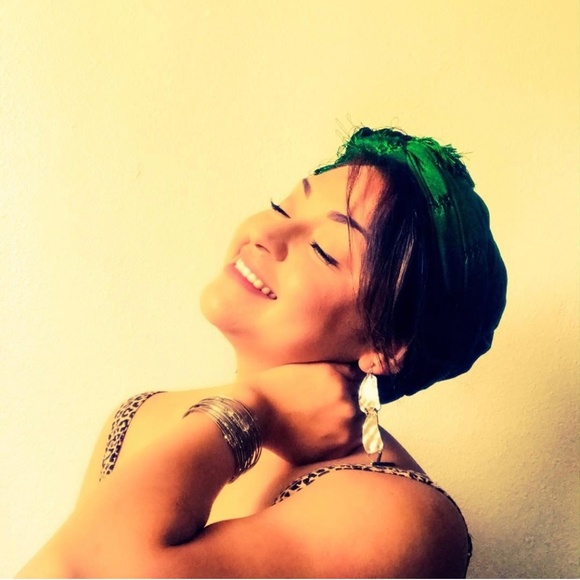 Meet your Posher, Ruby - Picture 2 of 3